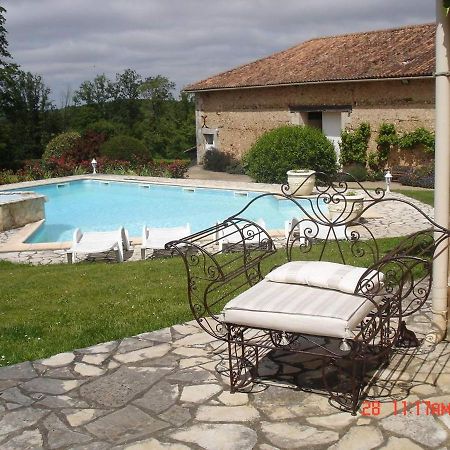 Gîte 5/6 personnes aux portes du Périgord Saint-Adjutory Esterno foto