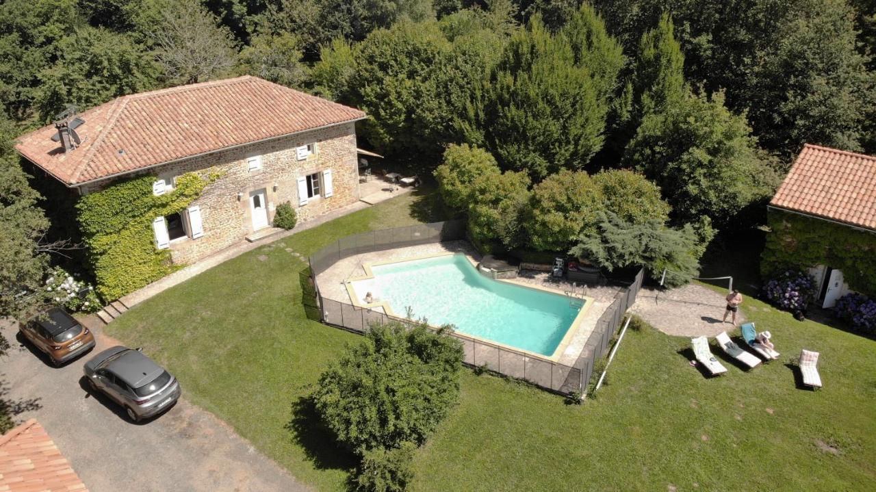 Gîte 5/6 personnes aux portes du Périgord Saint-Adjutory Esterno foto